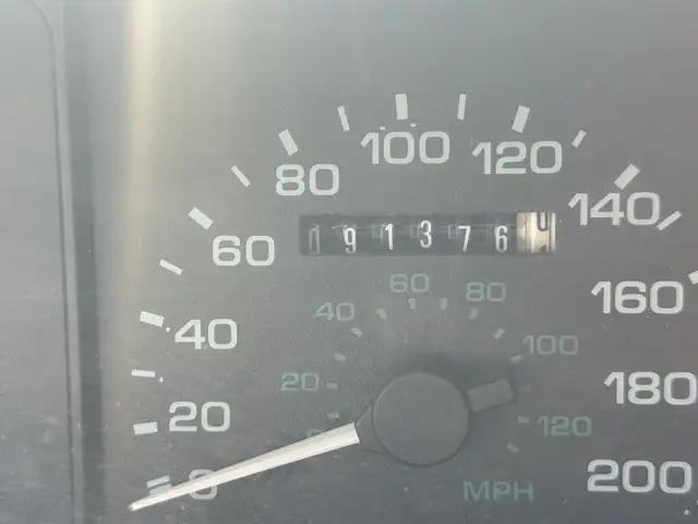 1993 Ford Mustang - Photo 7