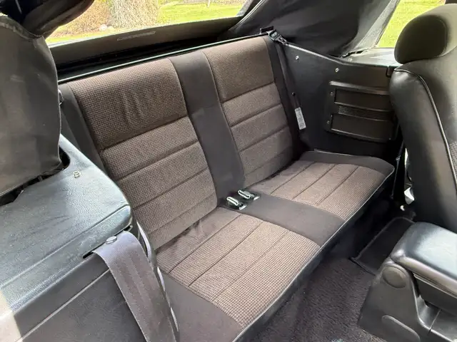 1993 Ford Mustang - Photo 8