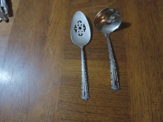 SALAD SETS- SPOONS/FORKS- TONGS- GRAVY SPOOM-CAKE LIFTER - Photo 3