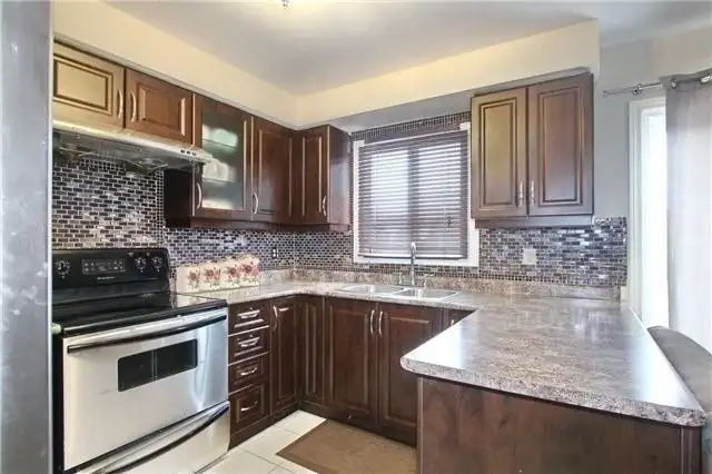 3 Bedroom House For Rent Near Highway 407 & McLaughlin Rd (S) - Photo 3