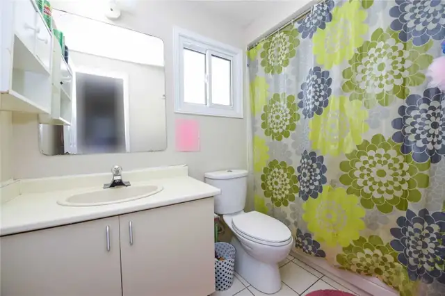 3 Bedroom House For Rent Near Highway 407 & McLaughlin Rd (S) - Photo 5
