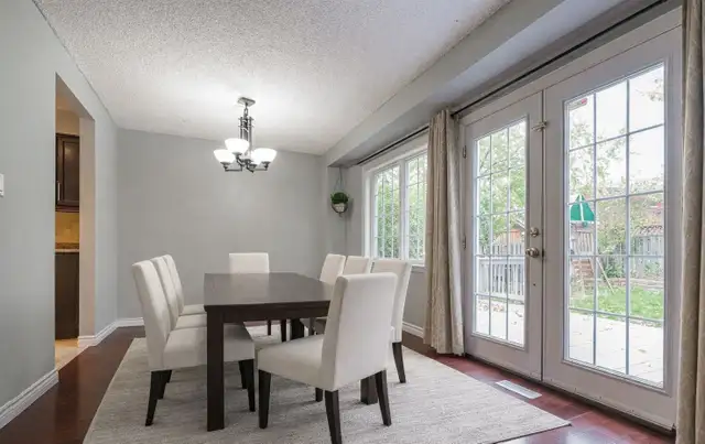 3 Bedroom House For Lease Near Bovaid Drive (W) & Main St N - Photo 3