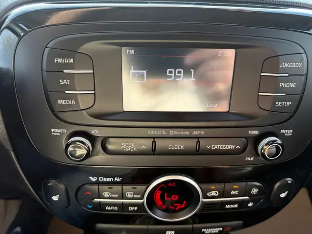 2015 Kia Soul Backup camera Heated seat Leather - Photo 17