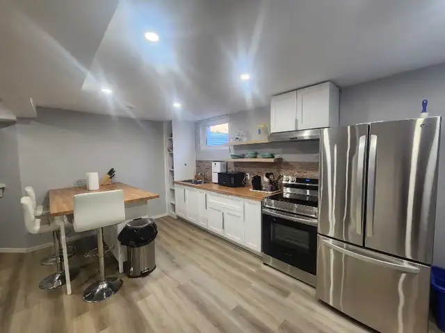 Basement apartment or Rooms for rent - Photo 2