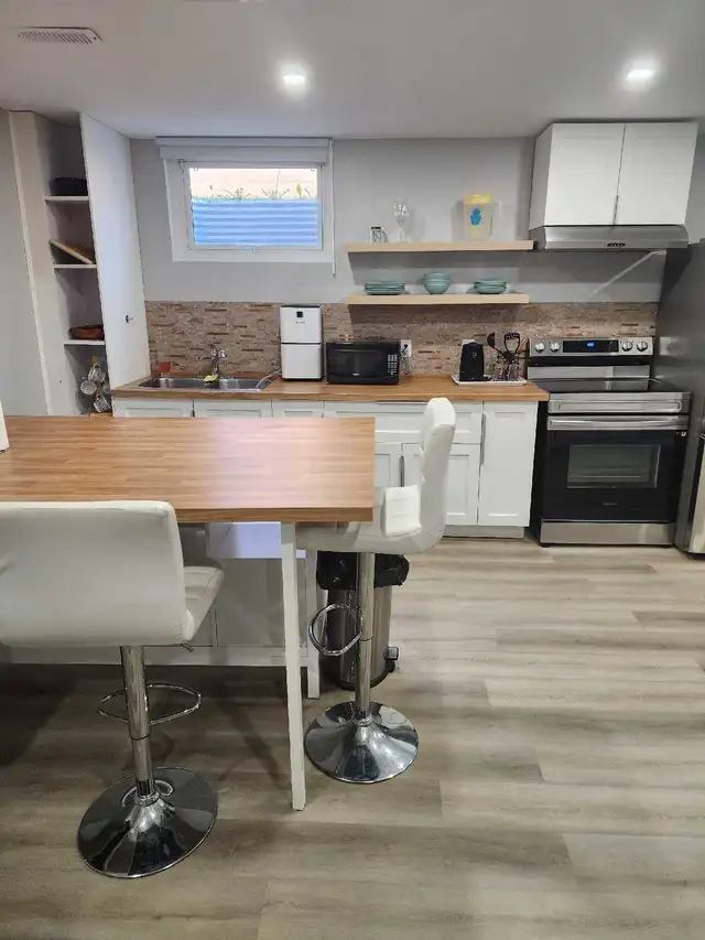 Basement apartment or Rooms for rent - Photo 3