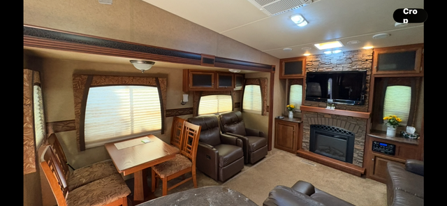 5 th wheel travel trailer. - Photo 3