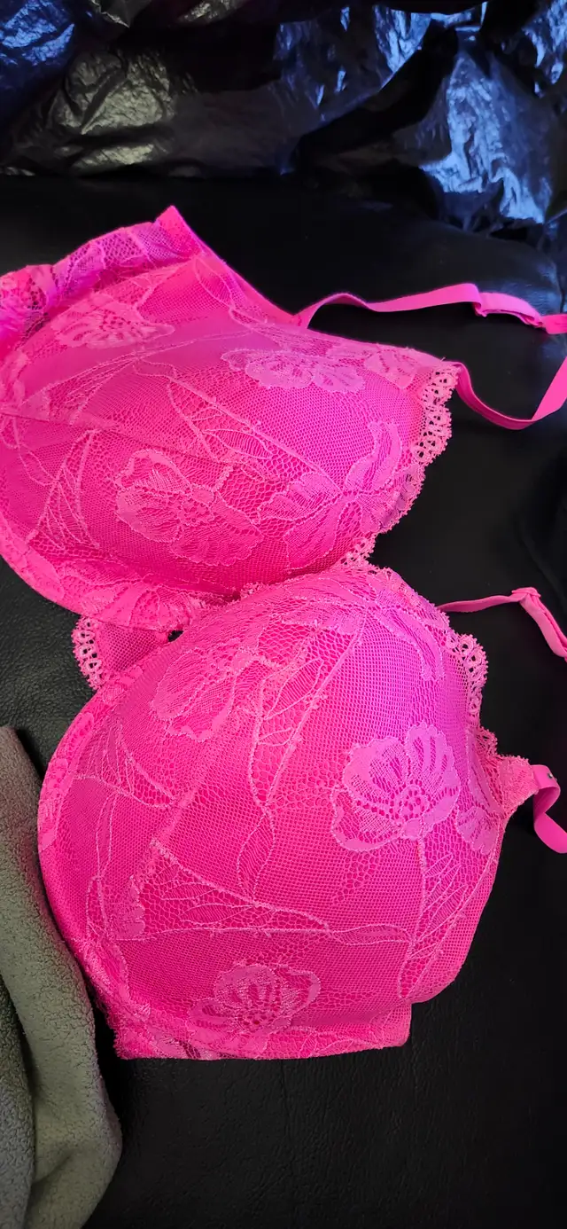 Assorted La Senza 38DD bras - Photo 3