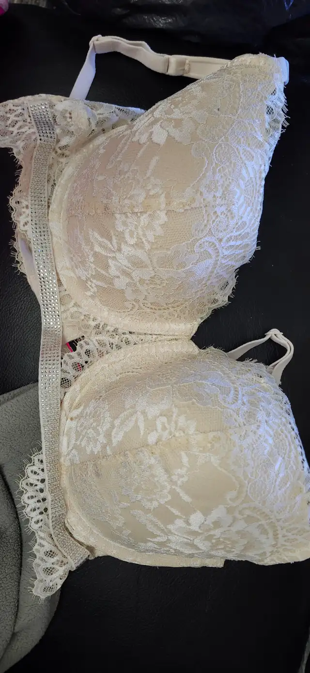 Assorted La Senza 38DD bras - Photo 4