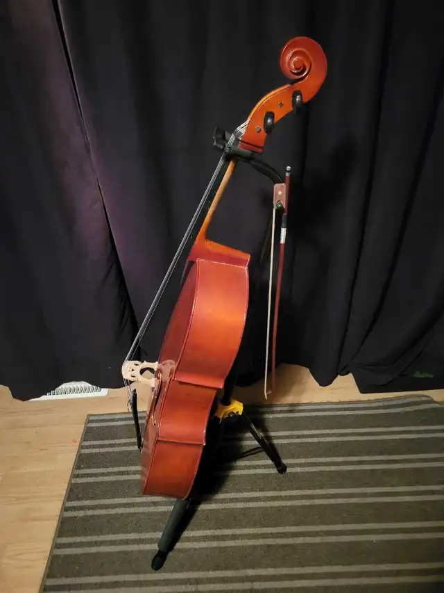 Cello with stand - Photo 2