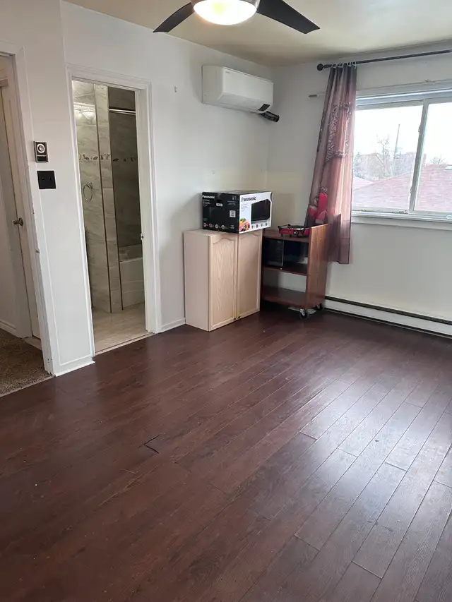 Room (prime) with a washroom on the 2nd floor - Photo 4