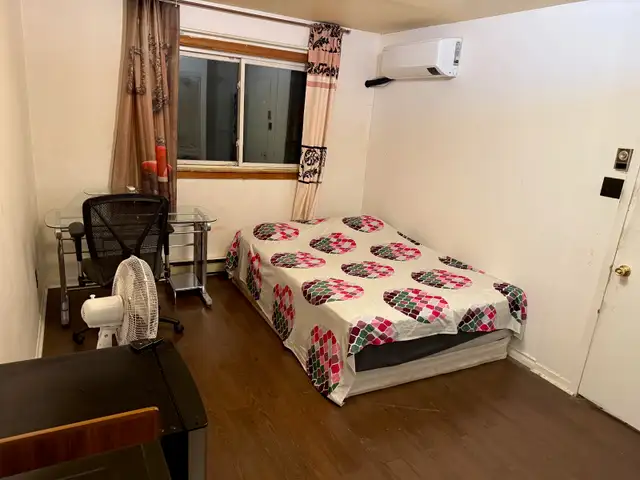 Room (prime) with a washroom on the 2nd floor - Photo 5