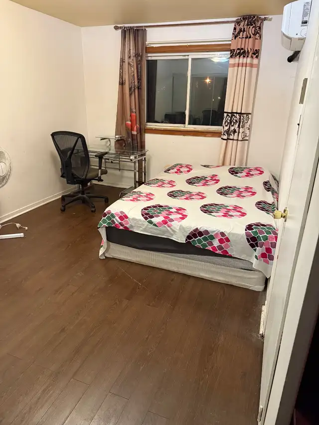 Room (prime) with a washroom on the 2nd floor - Photo 6