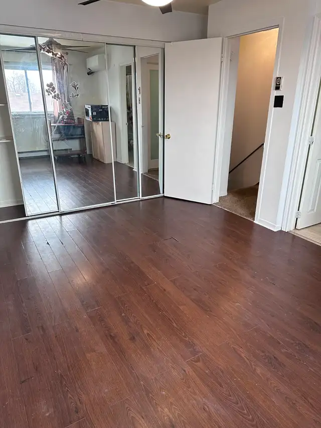 Room (prime) with a washroom on the 2nd floor - Photo 10