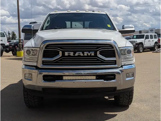 2017 Ram 3500 Longhorn 5.7L/Touch Nav/Sunroof/Camera - Photo 6