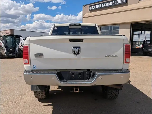2017 Ram 3500 Longhorn 5.7L/Touch Nav/Sunroof/Camera - Photo 9