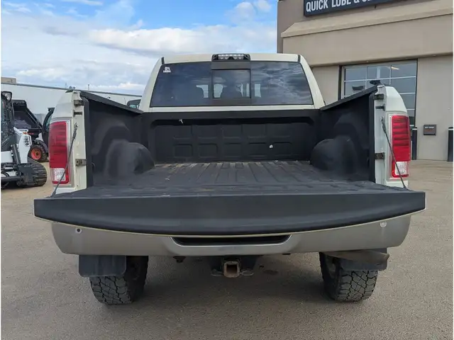 2017 Ram 3500 Longhorn 5.7L/Touch Nav/Sunroof/Camera - Photo 10
