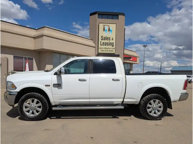 2017 Ram 3500 Longhorn 5.7L/Touch Nav/Sunroof/Camera - Photo 11