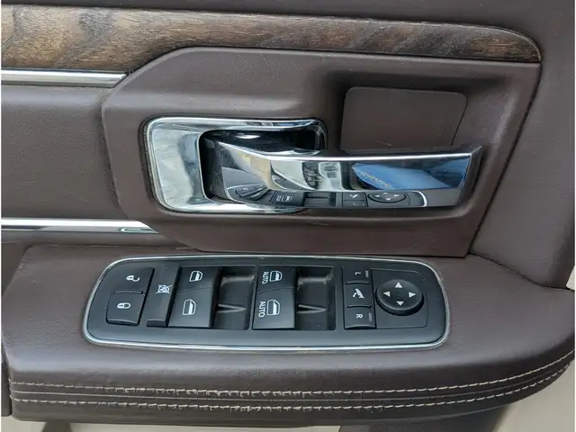 2017 Ram 3500 Longhorn 5.7L/Touch Nav/Sunroof/Camera - Photo 13