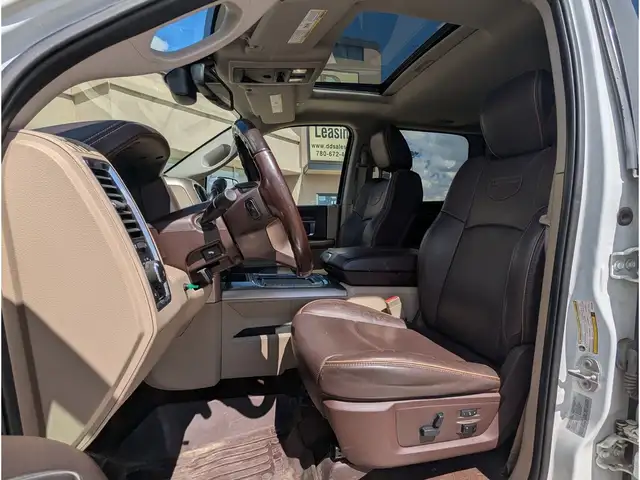 2017 Ram 3500 Longhorn 5.7L/Touch Nav/Sunroof/Camera - Photo 14