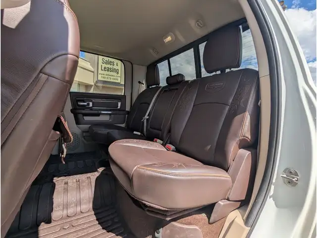 2017 Ram 3500 Longhorn 5.7L/Touch Nav/Sunroof/Camera - Photo 15