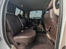2017 Ram 3500 Longhorn 5.7L/Touch Nav/Sunroof/Camera - Photo 17