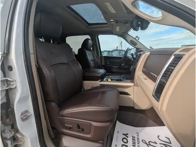 2017 Ram 3500 Longhorn 5.7L/Touch Nav/Sunroof/Camera - Photo 18