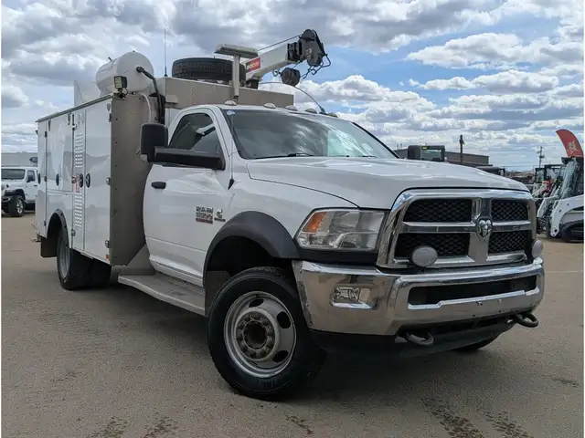 2017 Ram 5500 Service Body/Touch Media/DVD/Camera - Photo 6