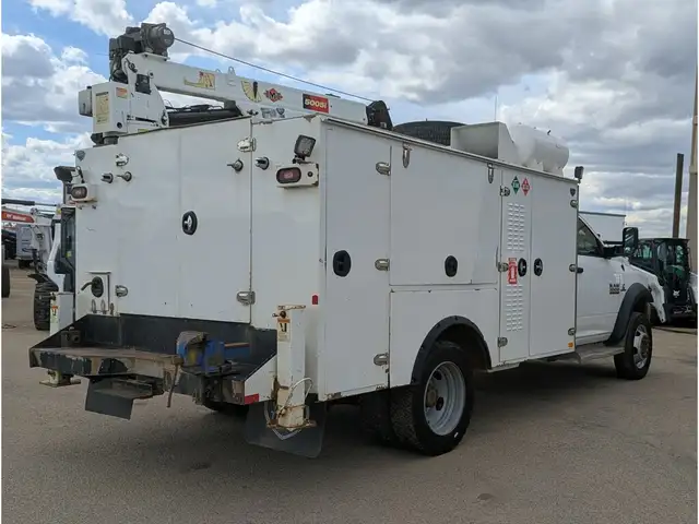 2017 Ram 5500 Service Body/Touch Media/DVD/Camera - Photo 8