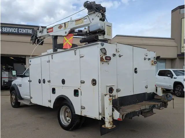 2017 Ram 5500 Service Body/Touch Media/DVD/Camera - Photo 11