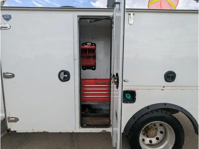 2017 Ram 5500 Service Body/Touch Media/DVD/Camera - Photo 18