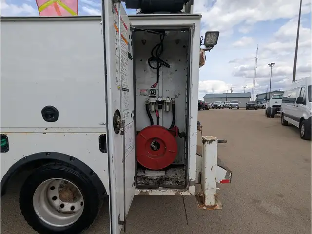 2017 Ram 5500 Service Body/Touch Media/DVD/Camera - Photo 20