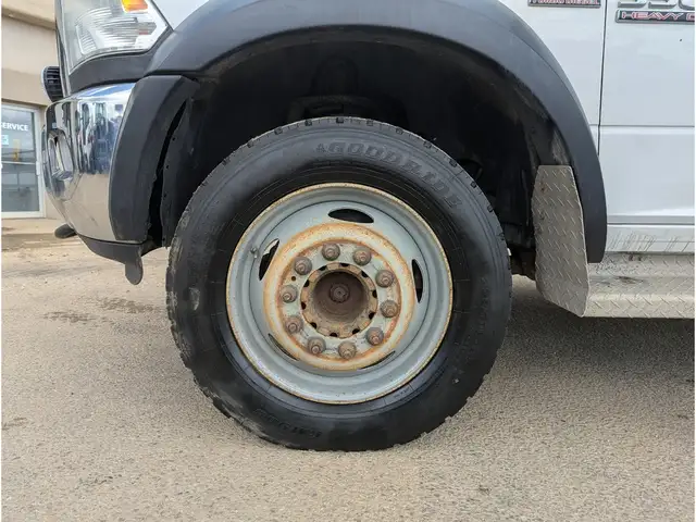 2017 Ram 5500 Service Body/Touch Media/DVD/Camera - Photo 27