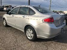 2010 Ford Focus SE CERTIFIED WITH 3 YEARS WARRANTY INCLUDED. - Photo 5