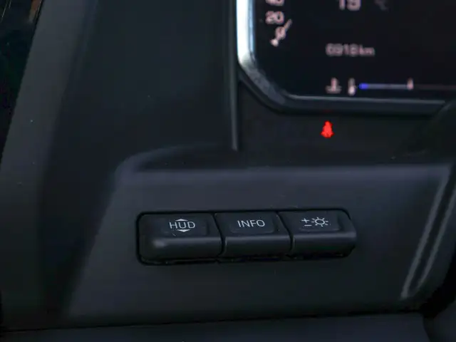2026 GMC Sierra 1500 AT4X- Sunroof - Cooled / Heated Seats - Photo 26