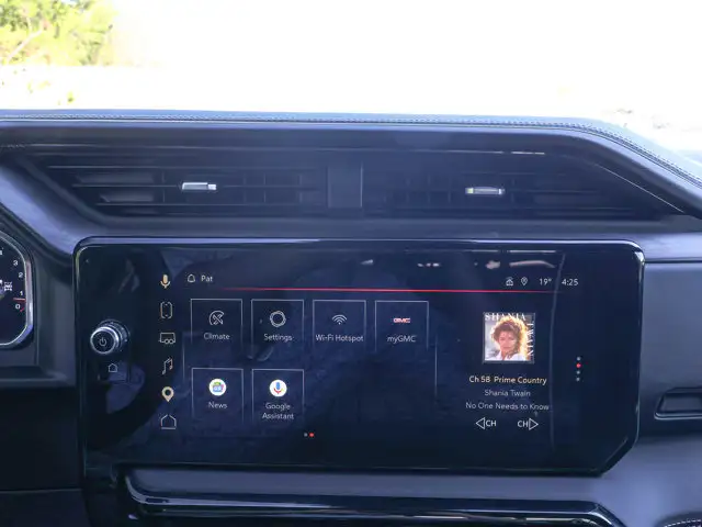 2026 GMC Sierra 1500 AT4X- Sunroof - Cooled / Heated Seats - Photo 31