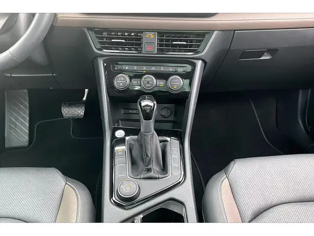 2023 Volkswagen Taos AWD | LEATHER | NAV | PANORAMIC SUNROOF | - Photo 17