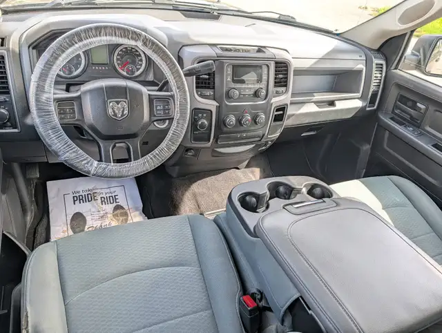 2017 Ram 1500 4WD Crew Cab 140.5' ST | Clean title! CERTIFIED - Photo 8