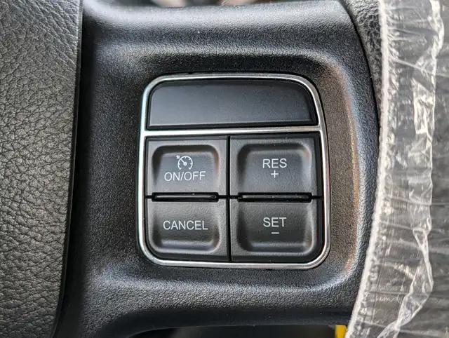 2017 Ram 1500 4WD Crew Cab 140.5' ST | Clean title! CERTIFIED - Photo 19