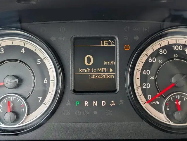 2017 Ram 1500 4WD Crew Cab 140.5' ST | Clean title! CERTIFIED - Photo 20