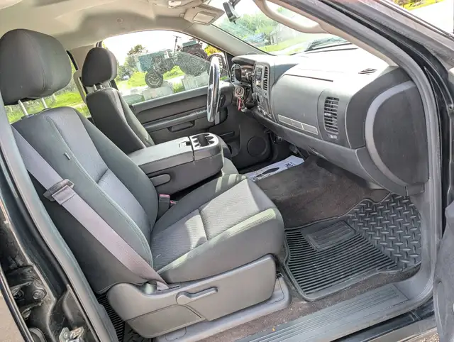 2013 Chevrolet Silverado 1500 4WD Crew Cab 143.5' LT | One owner - Photo 12