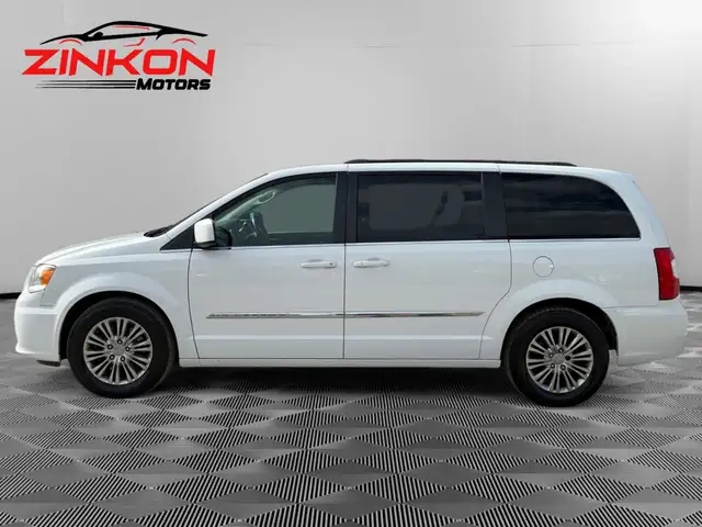2016 Chrysler Town & Country TOURING-L | CLEAN CARFAX | LEATHER - Photo 2
