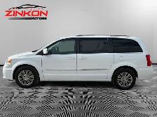 2016 Chrysler Town & Country TOURING-L | CLEAN CARFAX | LEATHER - Photo 2
