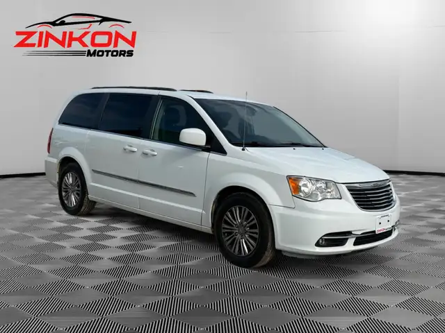 2016 Chrysler Town & Country TOURING-L | CLEAN CARFAX | LEATHER - Photo 7