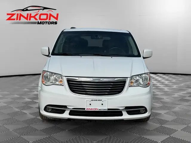 2016 Chrysler Town & Country TOURING-L | CLEAN CARFAX | LEATHER - Photo 8