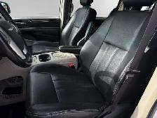 2016 Chrysler Town & Country TOURING-L | CLEAN CARFAX | LEATHER - Photo 11