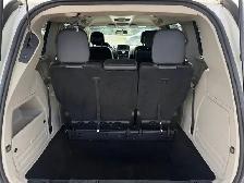 2016 Chrysler Town & Country TOURING-L | CLEAN CARFAX | LEATHER - Photo 18