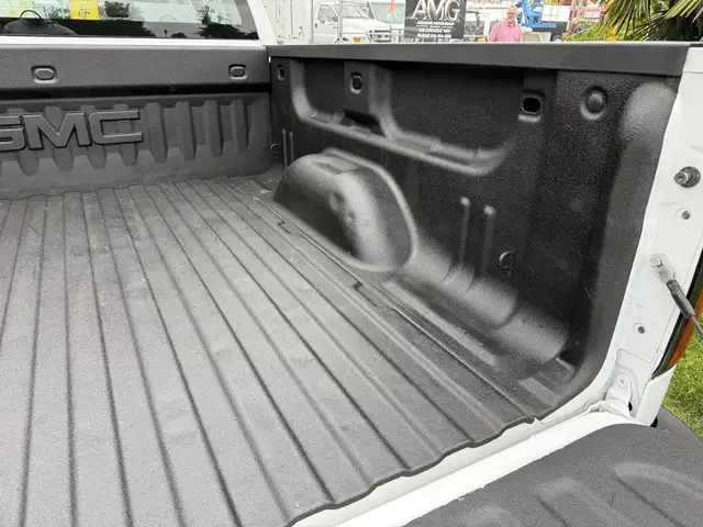 2016 GMC Sierra 1500 Crew Cab Short Box - Photo 32