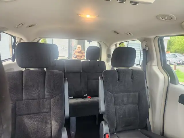 2016 DODGE GRAND CARAVAN CREW - Photo 10