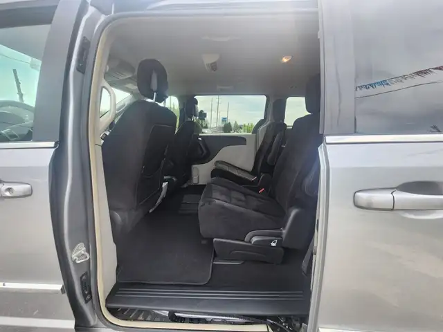 2016 DODGE GRAND CARAVAN CREW - Photo 12
