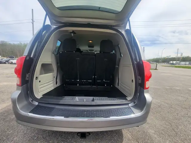 2016 DODGE GRAND CARAVAN CREW - Photo 13